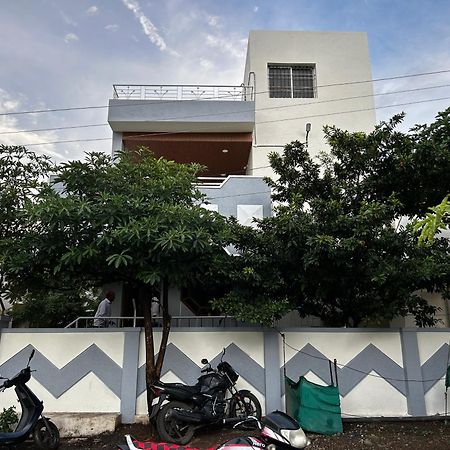 Vatavriksha Guest House,Akkalkot Akalkot Kültér fotó